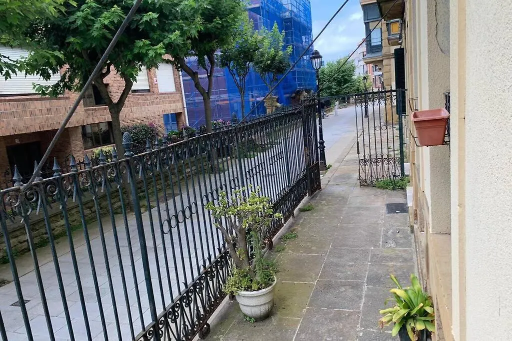Basagoiti 1. A 10 Min Andando De La Playa Y 20 Min En Coche Del Guggenheim Apartment Getxo 0*,  Spain